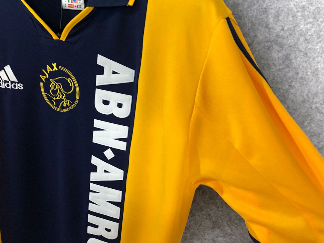 Ajax away retro