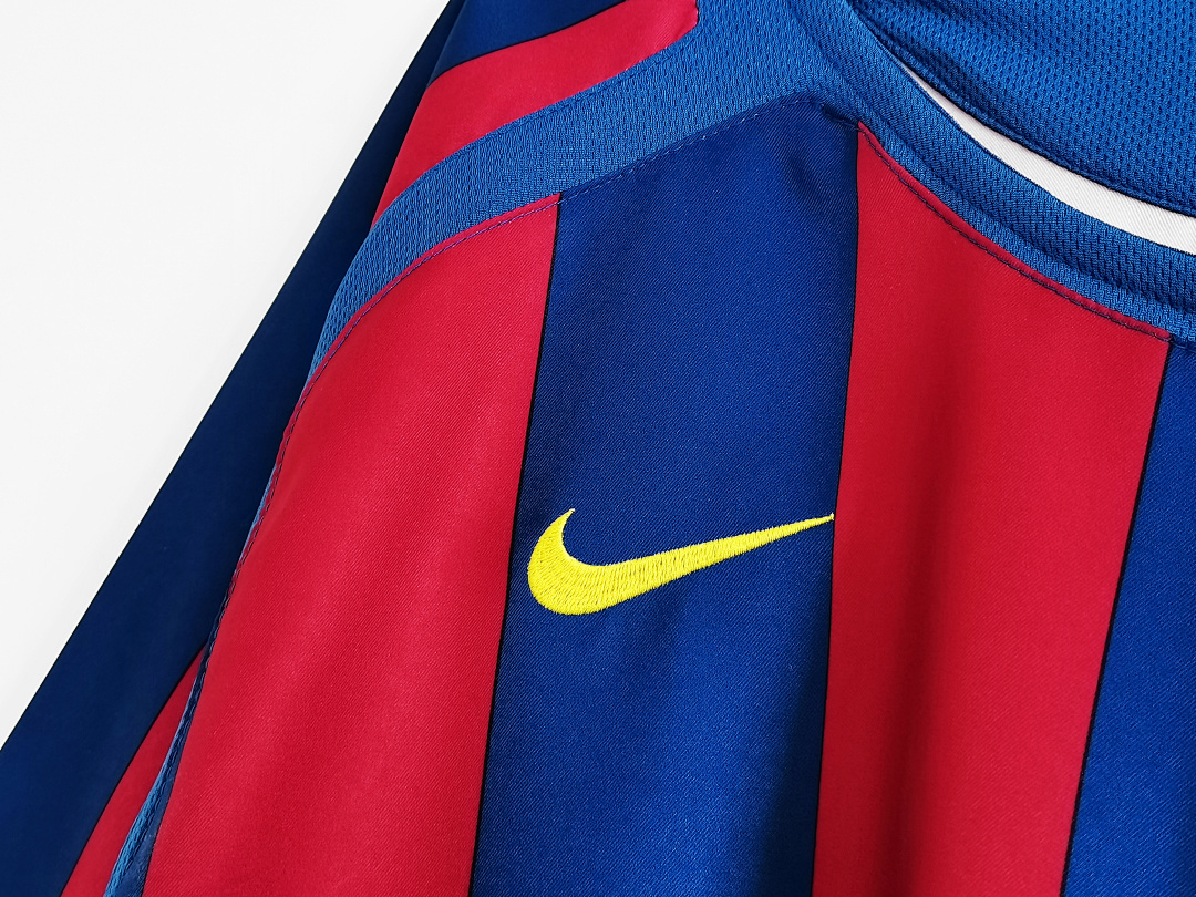 Retro long sleeves: 2005/06 Barcelona home